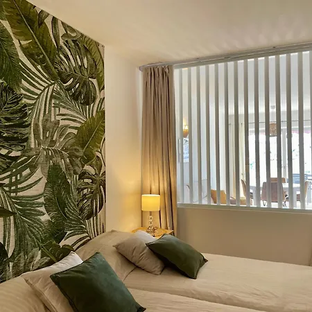 Rosamar Sea View And Pool Apartment