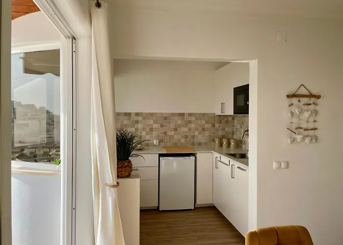 Lägenhet Rosamar Sea View And Pool